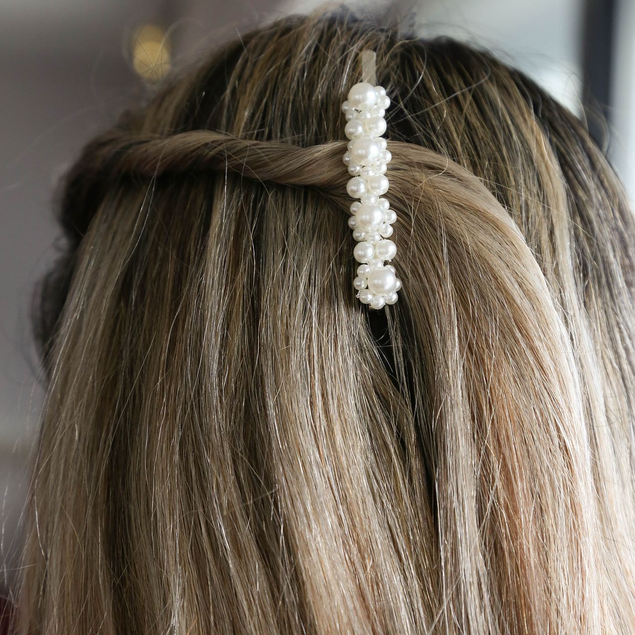 Zilverkleurige haarclip met parels langwerpig