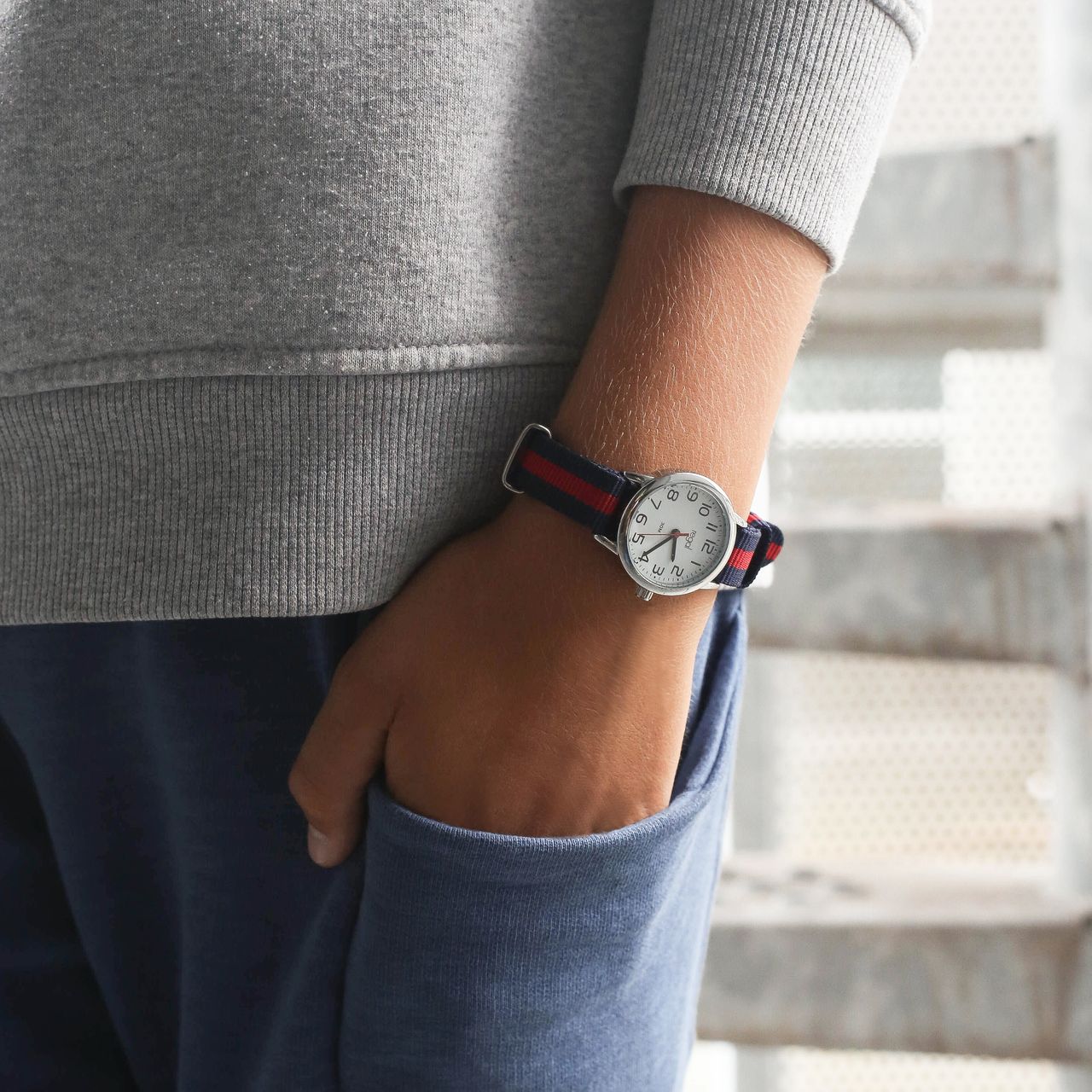 Regal Kinder-Armbanduhr mit Textilband
