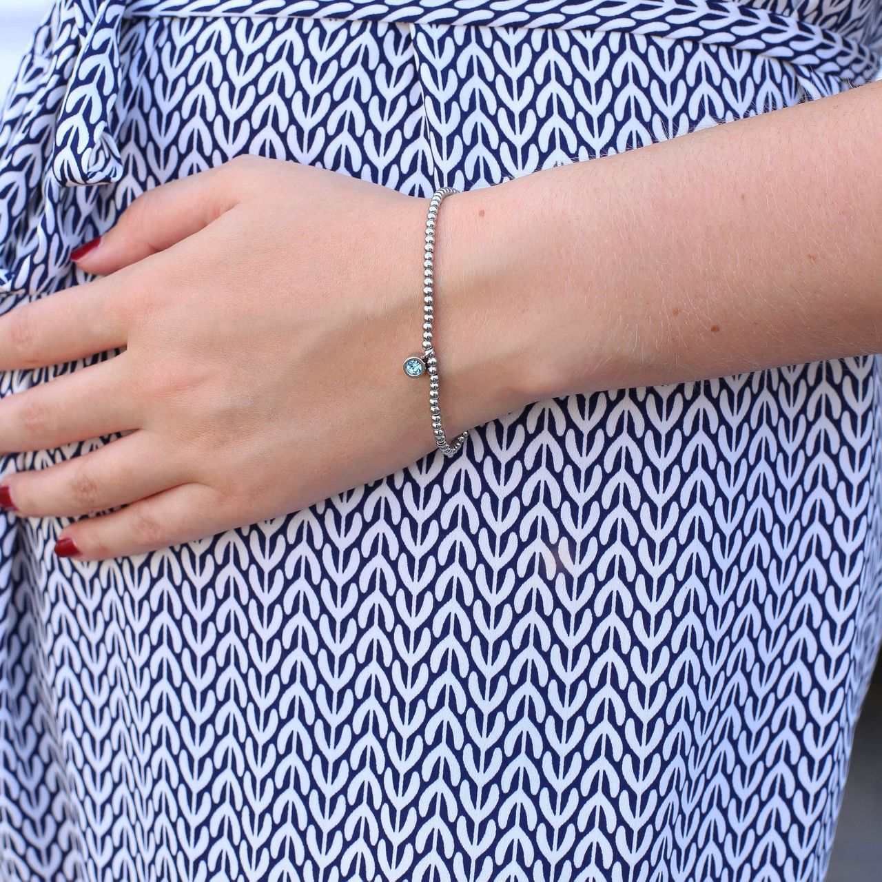 Gerecycleerd stainless steel armband bol/rond aqua kristal