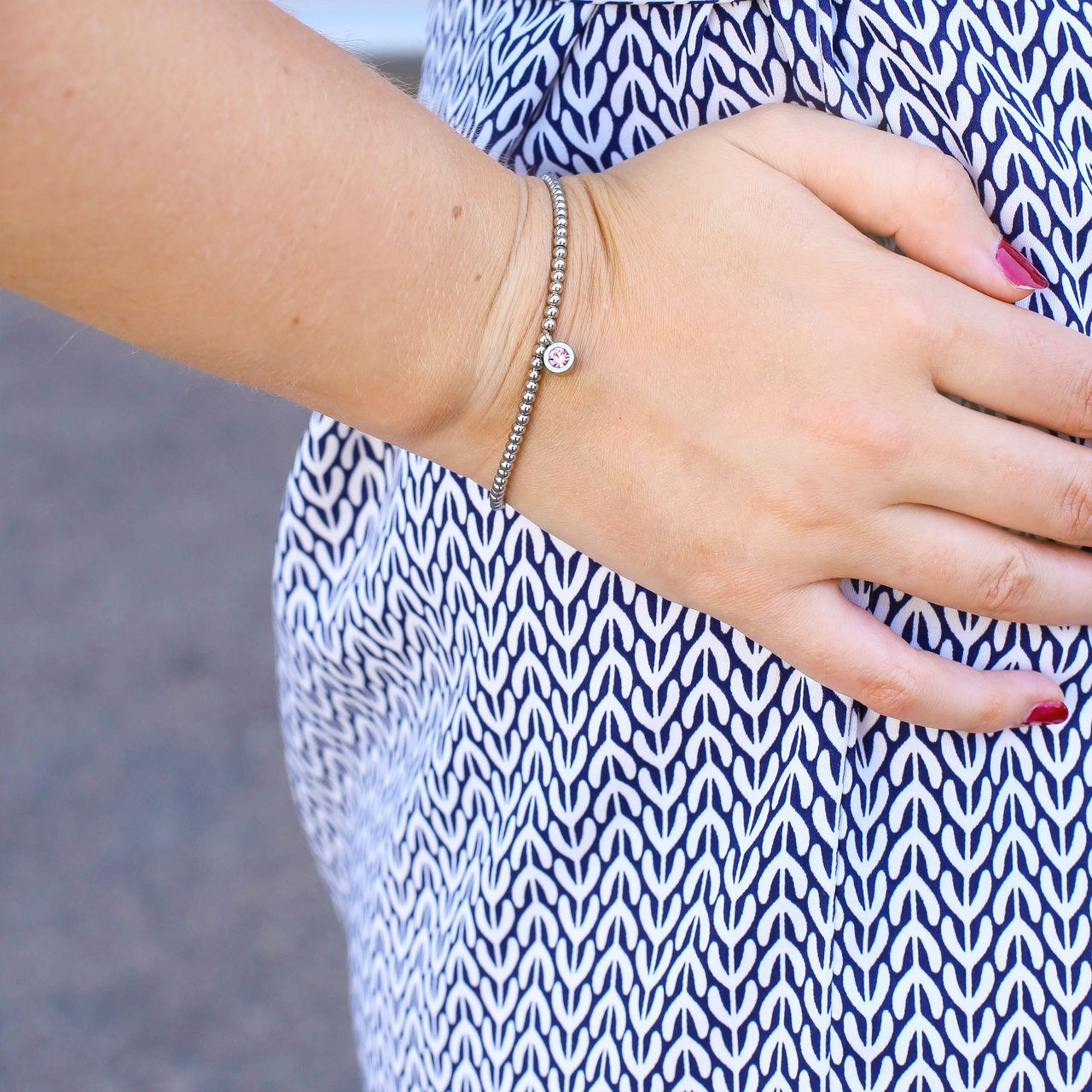 Gerecycleerd stalen armband bol/rond licht roze kristal