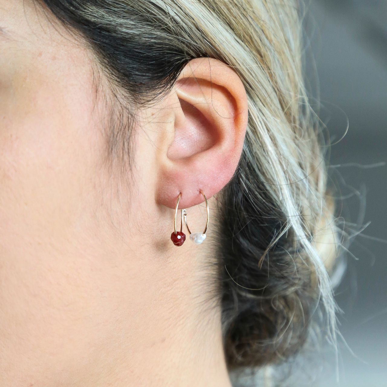 Goudkleurige byoux oorringen bedeltjes