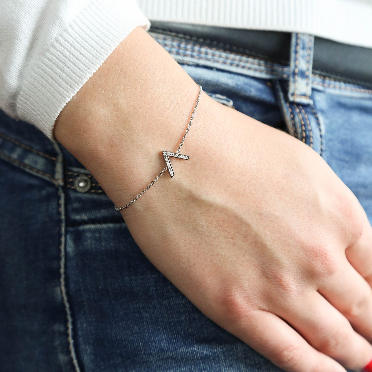 Gerecycled stalen armband v met kristal