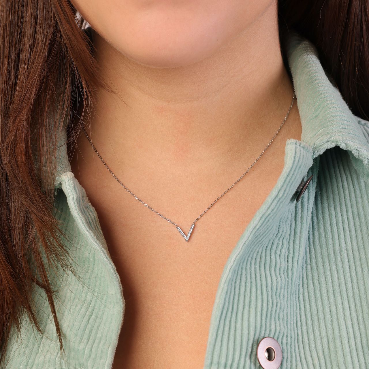 Gerecycleerd stainless steel ketting v met kristal