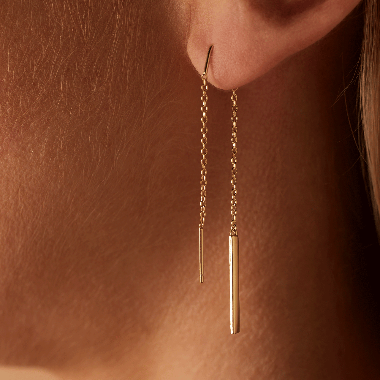 Zilveren goldplated doortrek oorbellen bar voor dames