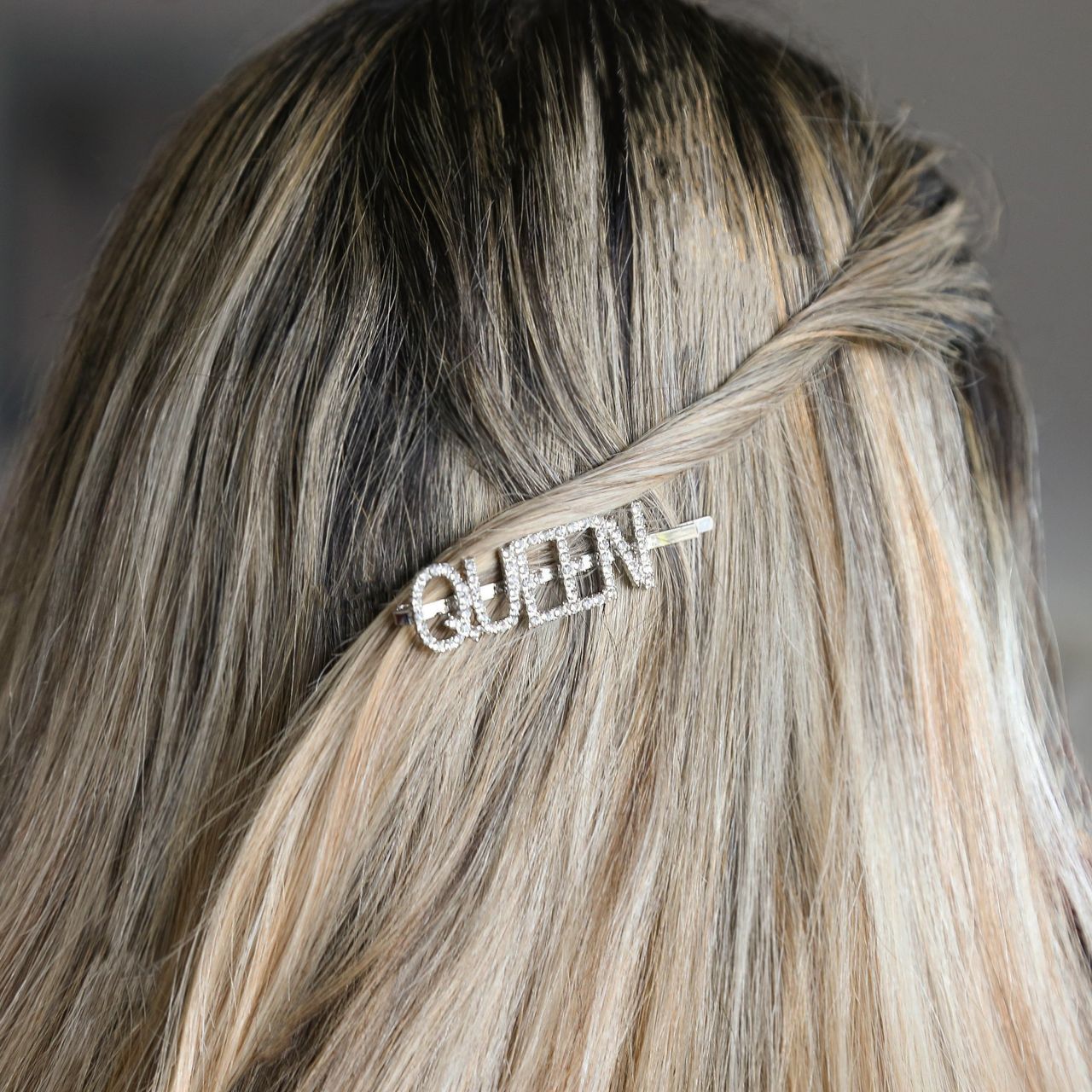 Haarspange mit Schriftzug "Queen"