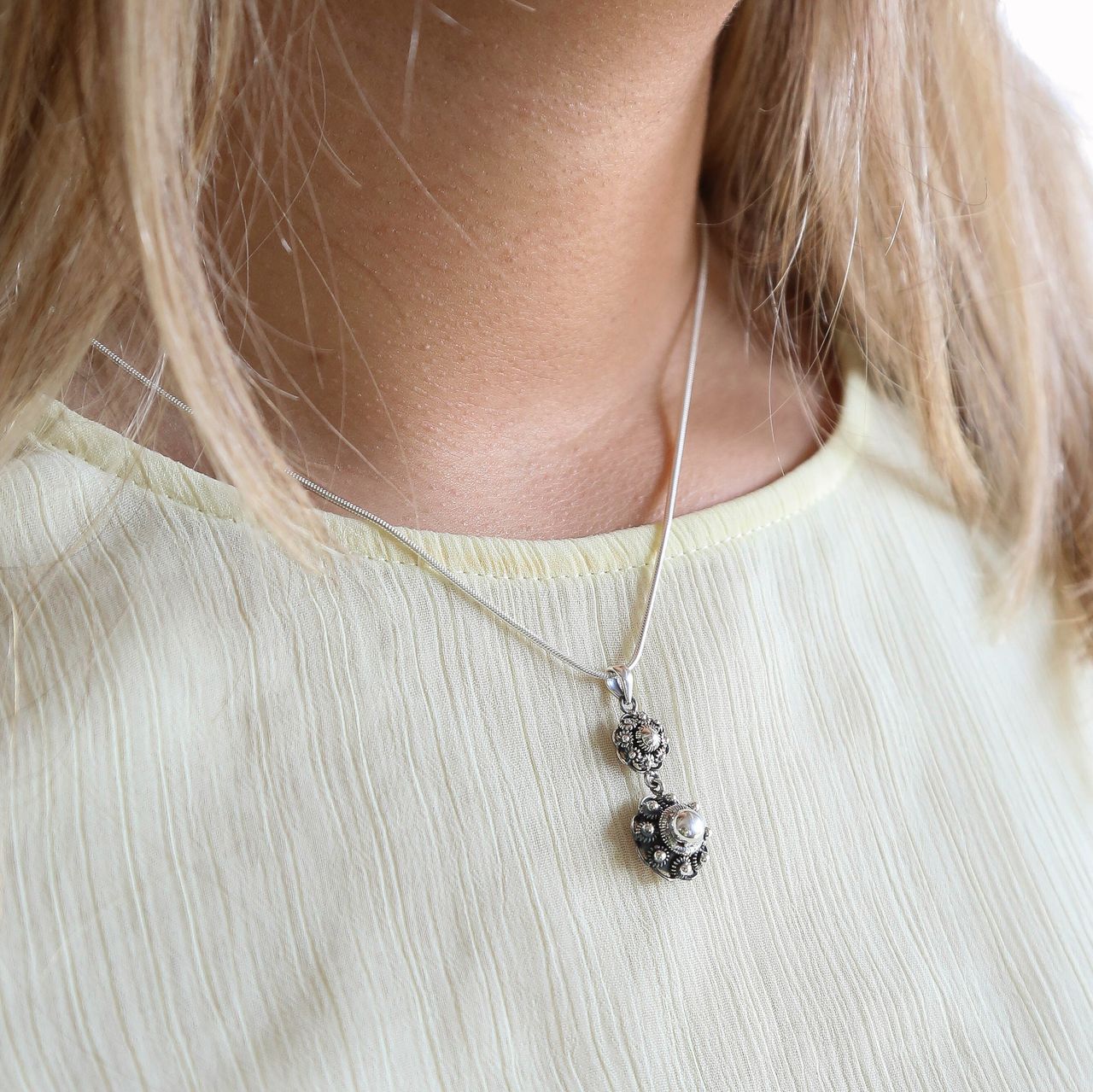 Zilveren ketting&hanger 2 Zeeuwse knopen