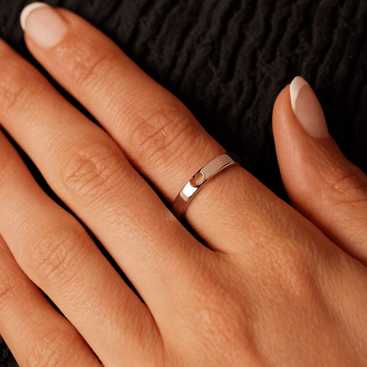 Ring aus 925 Silber mit Herzmotiv