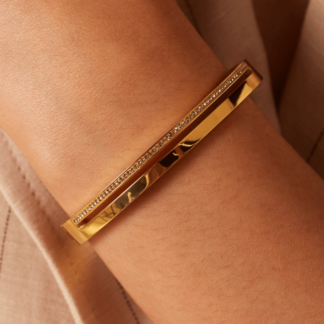 Gerecycleerd stainless steel armband bangle gold light colorado kristal