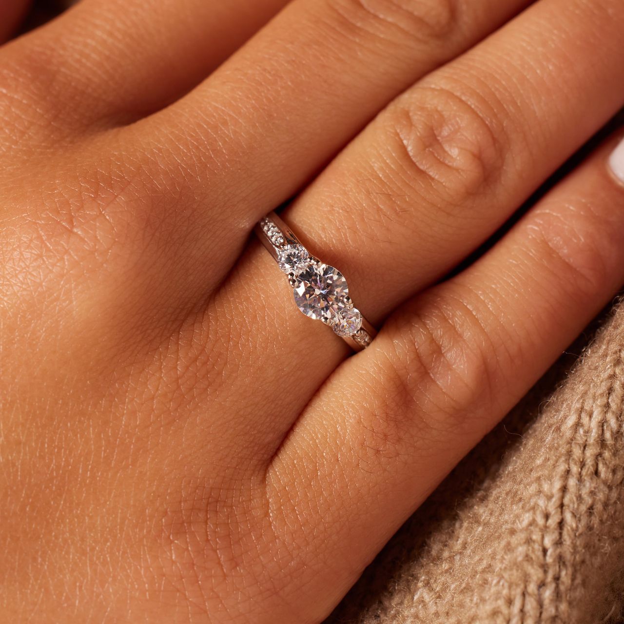 Silberner Ring mit Zirkonia