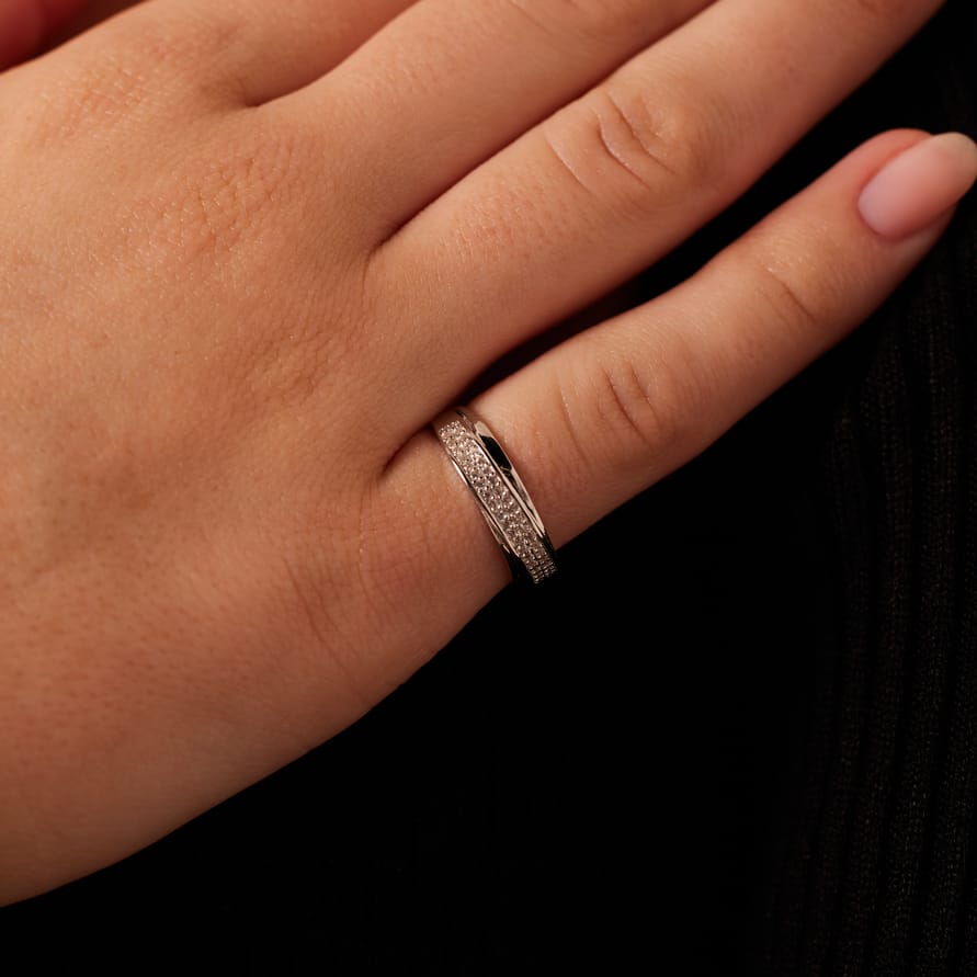 Rhodinierter Silberring mit Zirkonia