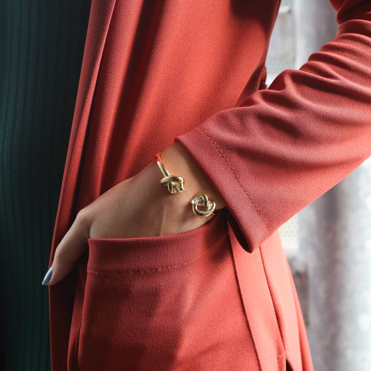 Guess stalen goldplated armband GUESS KNOT