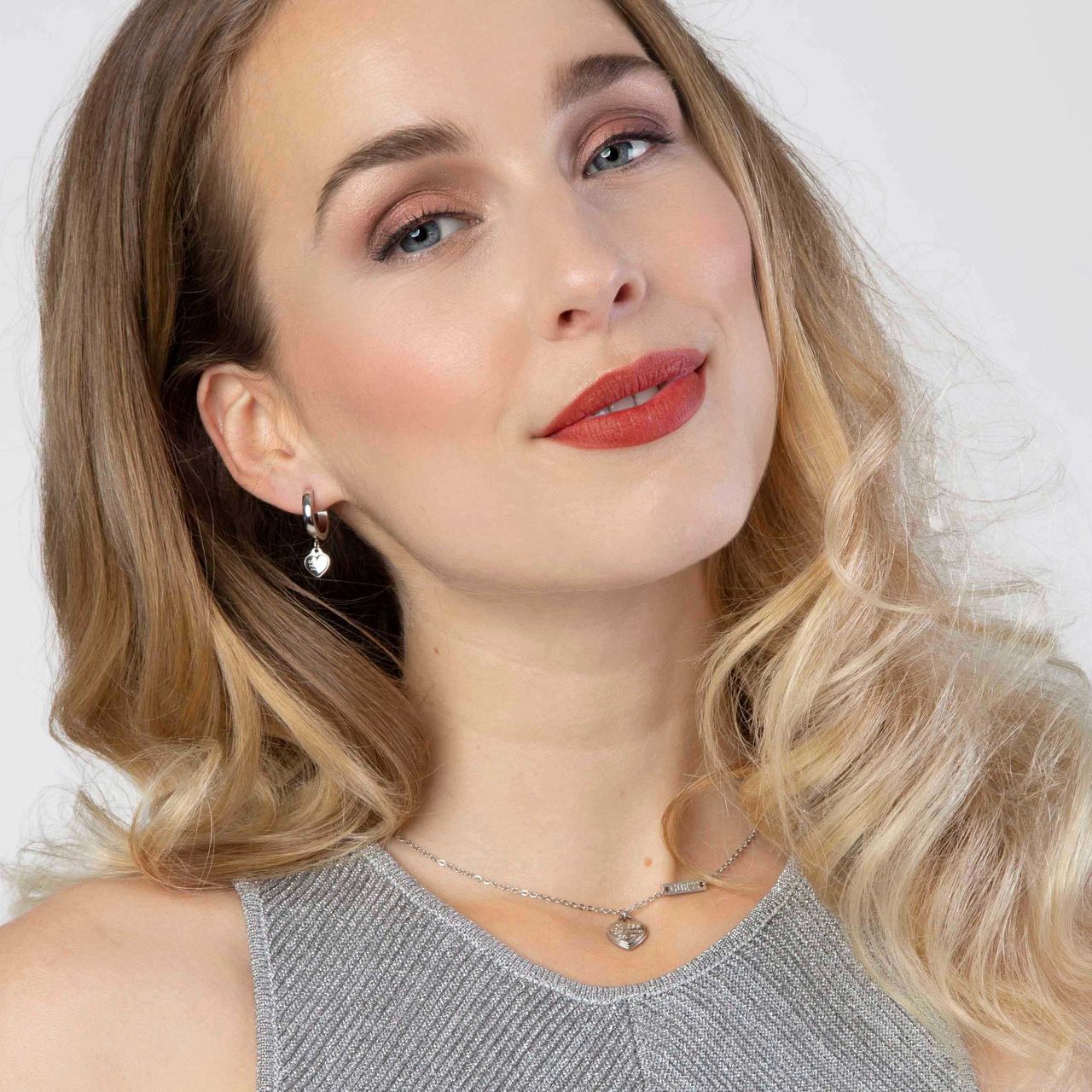 Guess stainless steel oorbellen hart 15mm