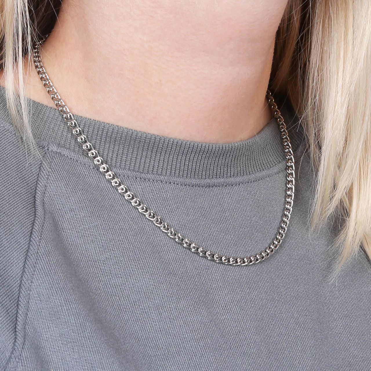 Zilverkleurige bijoux ketting