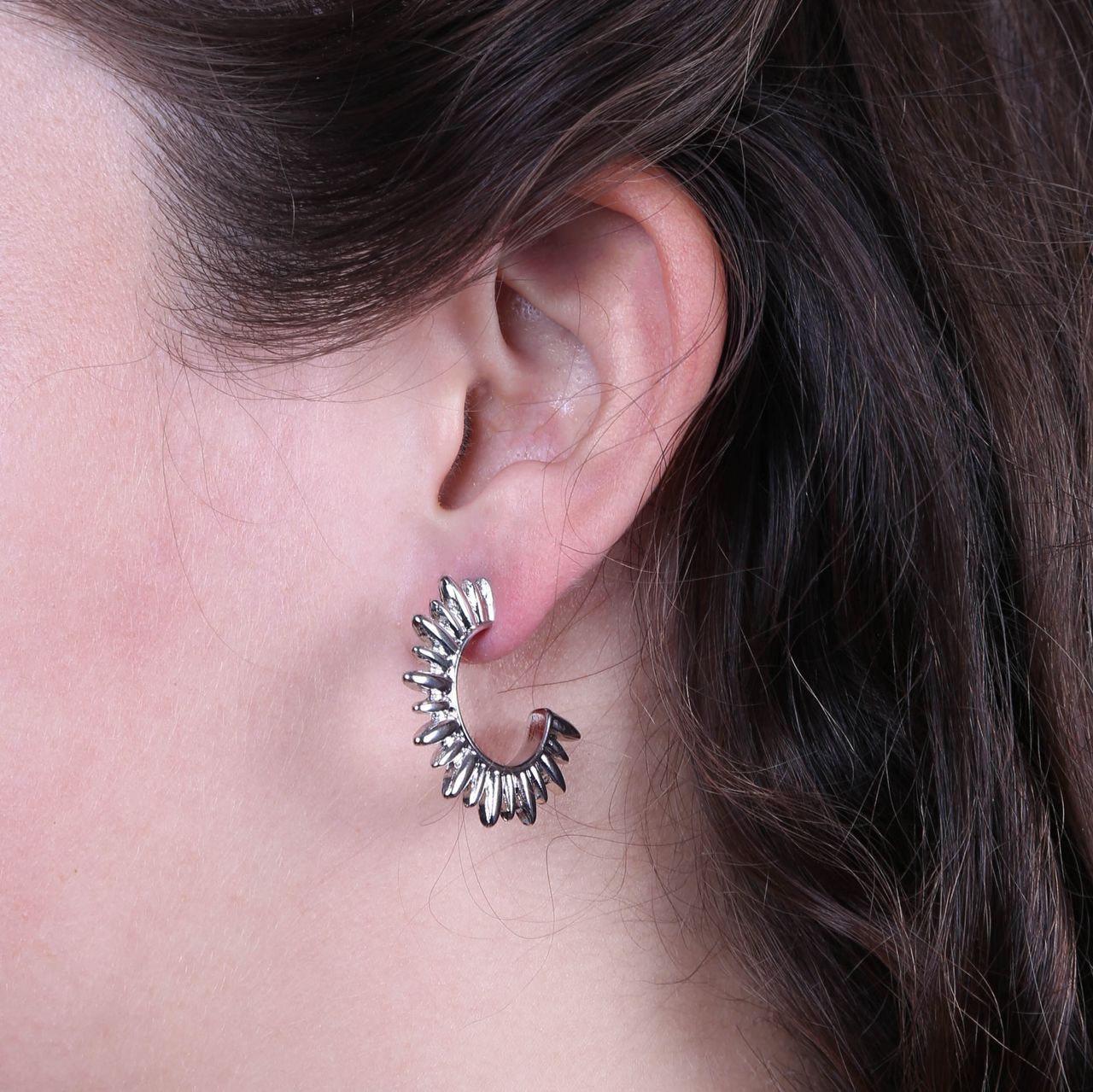 Zilverkleurige statement bijoux oorbellen