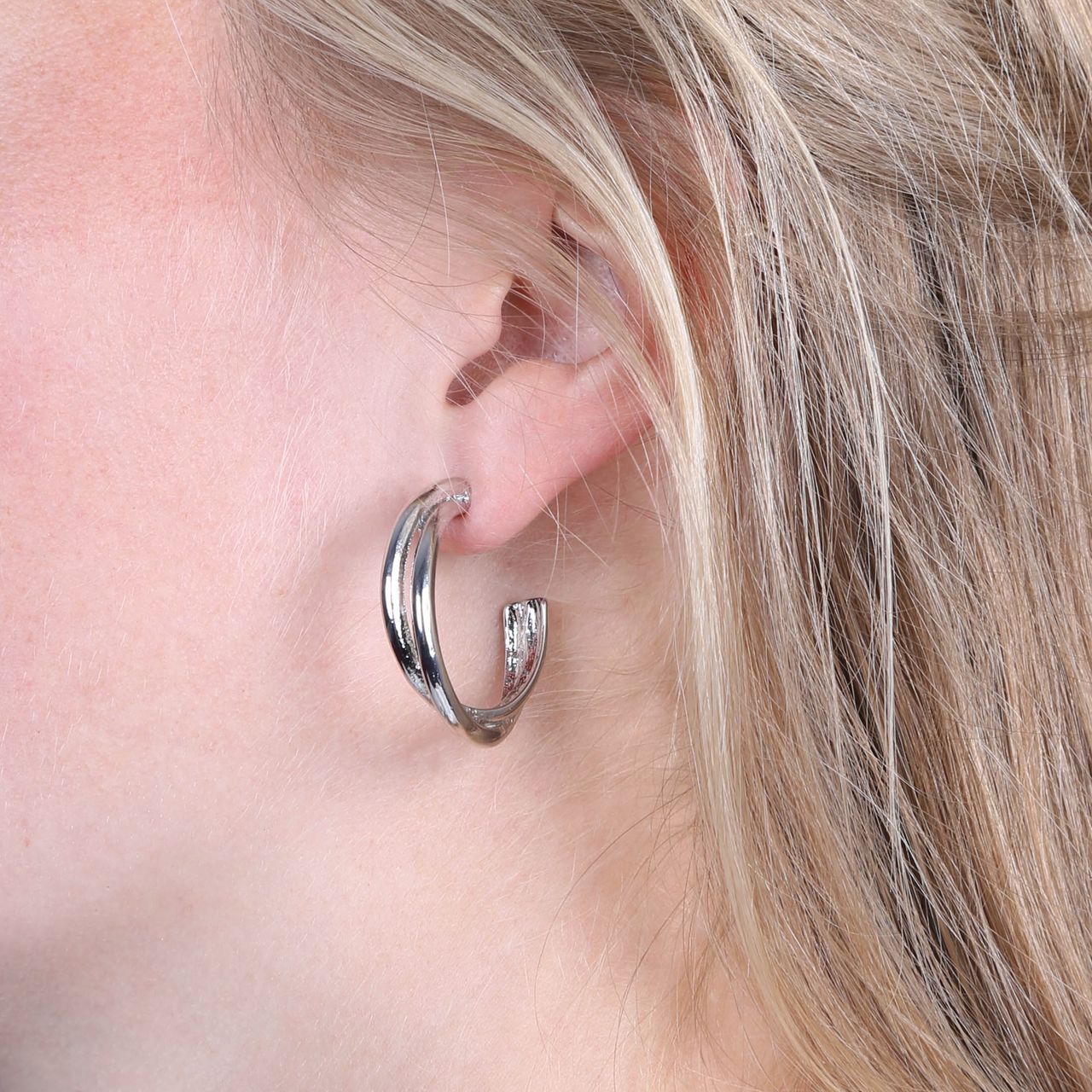 Zilverkleurige byoux oorringen multi