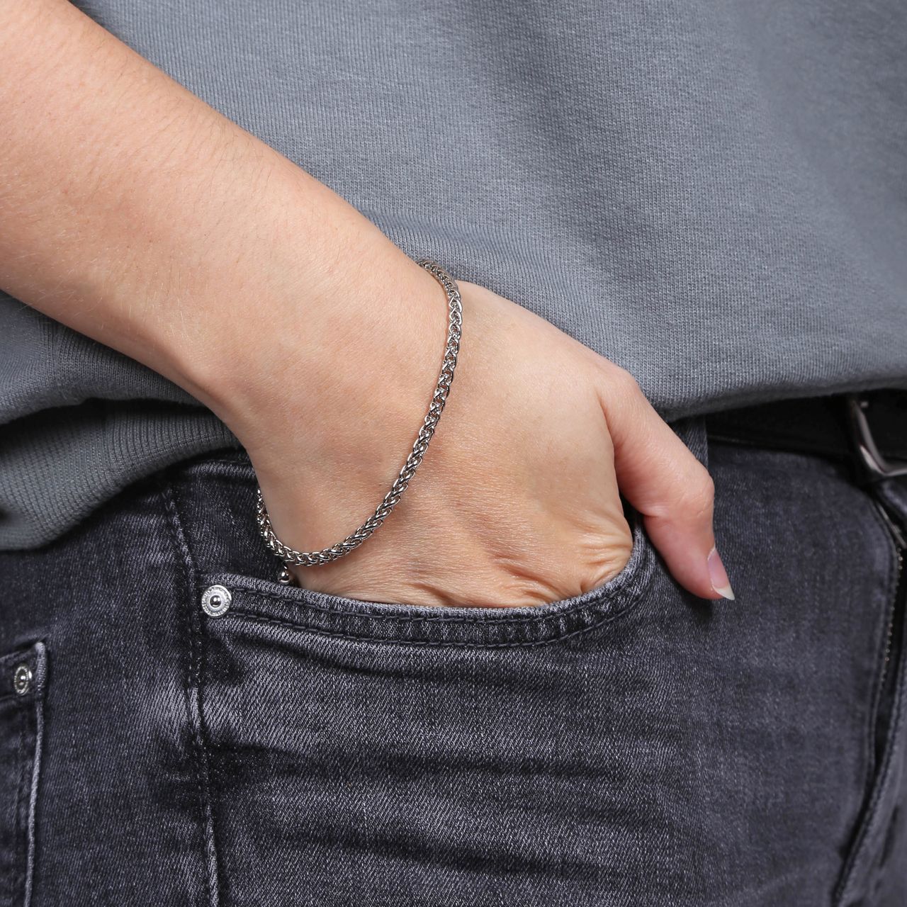 Zilverkleurige byoux armband