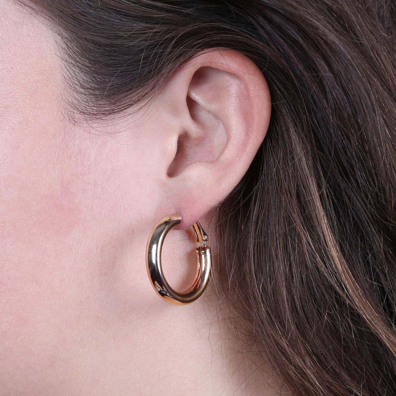 Bijoux goudkleurige oorringen schakel voor dames