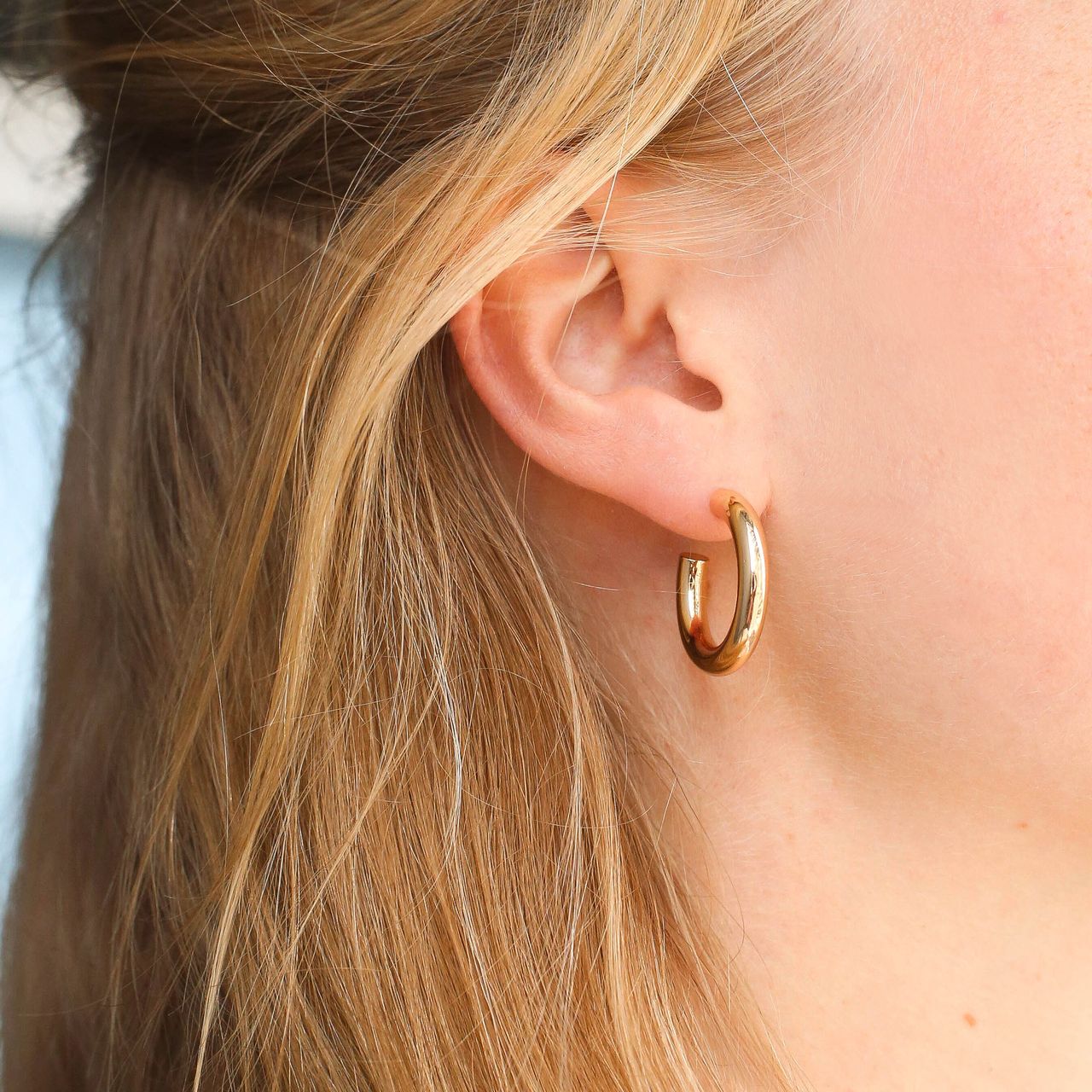 Goudkleurige bijoux oorringen