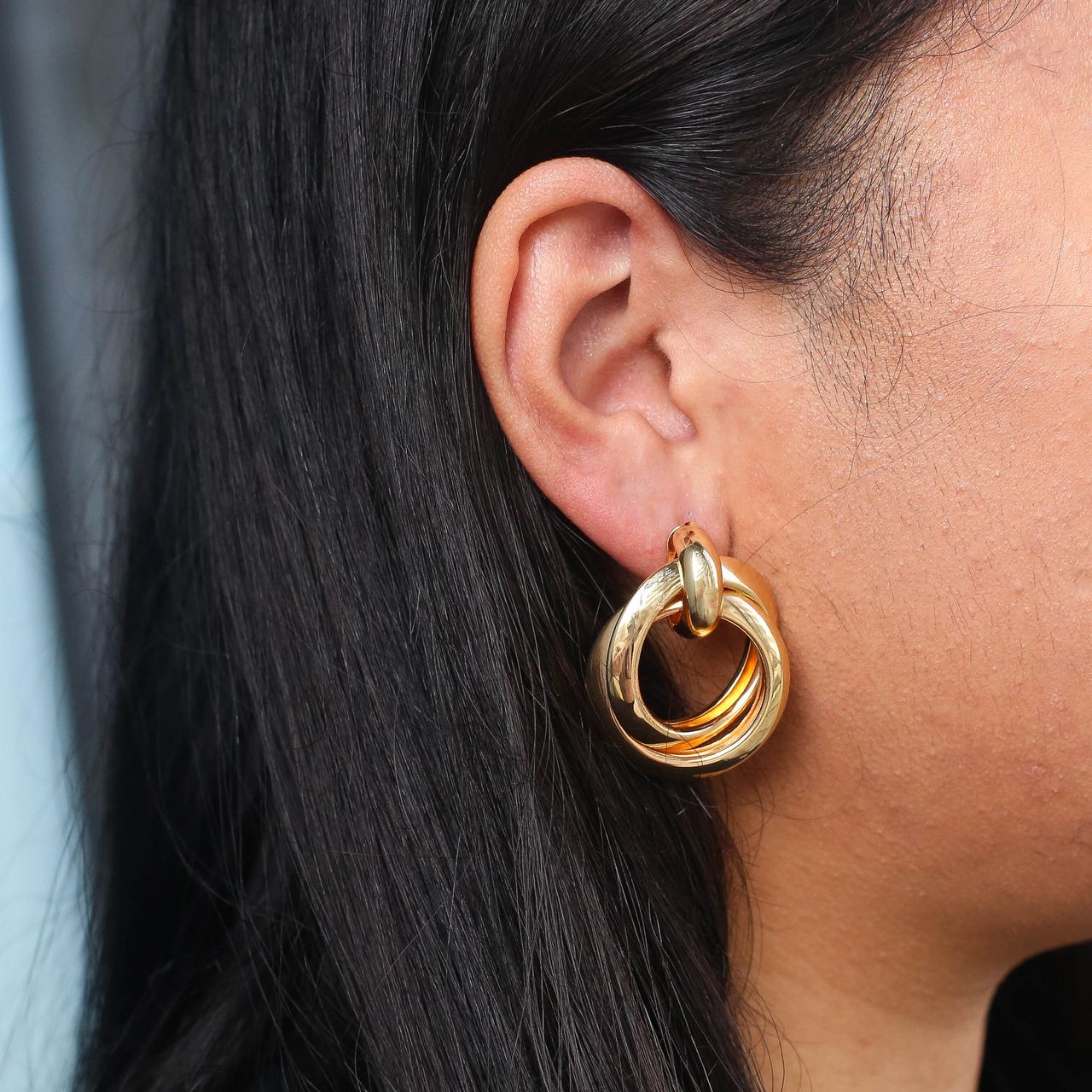 Goudkleurige bijoux oorringen