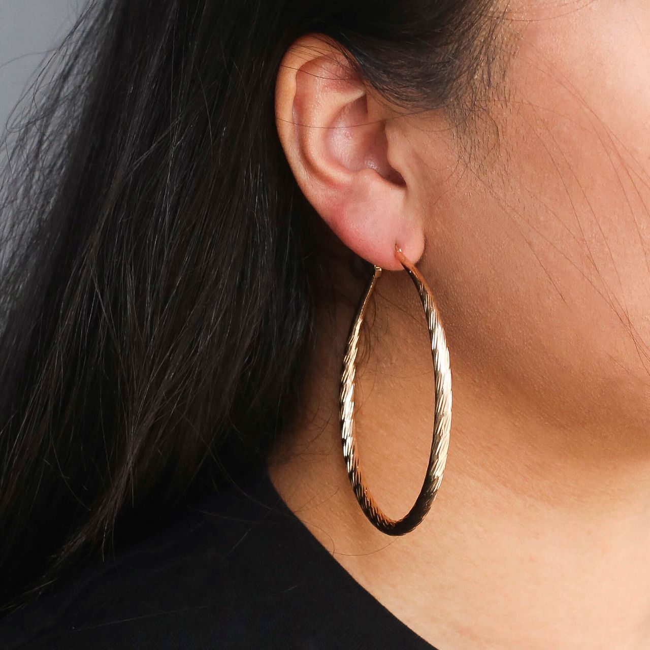 Bijoux zilverkleurige oorringen facet voor dames