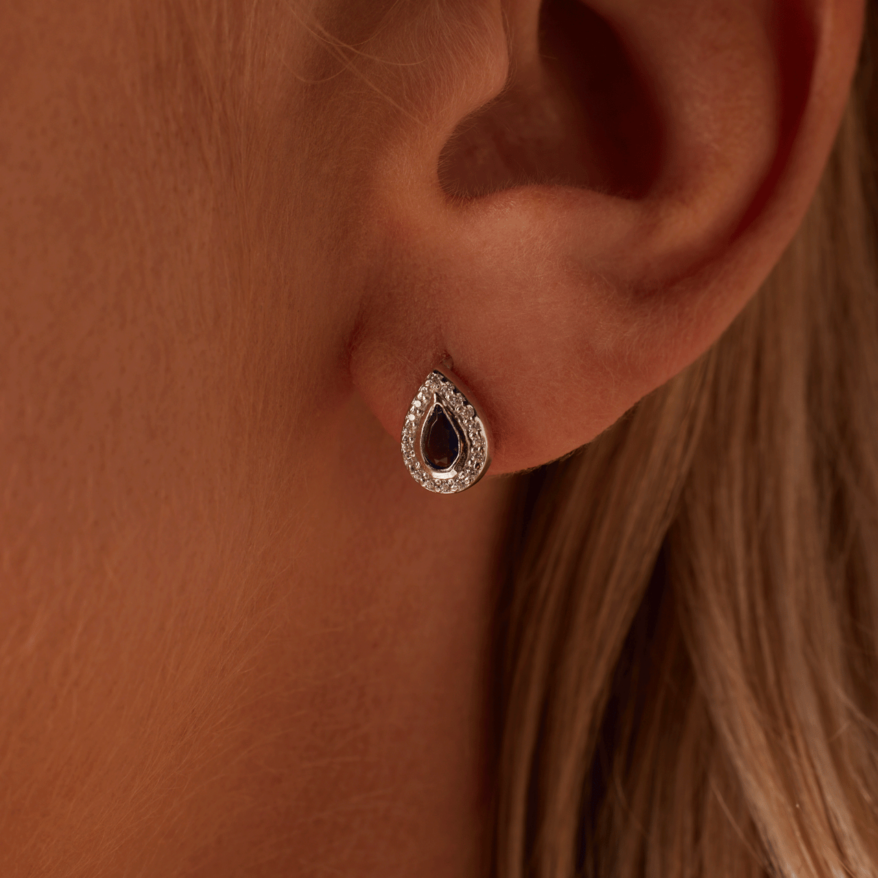 Ohrringe aus 925 Silber, Tropfen mit blauem Zirkonia