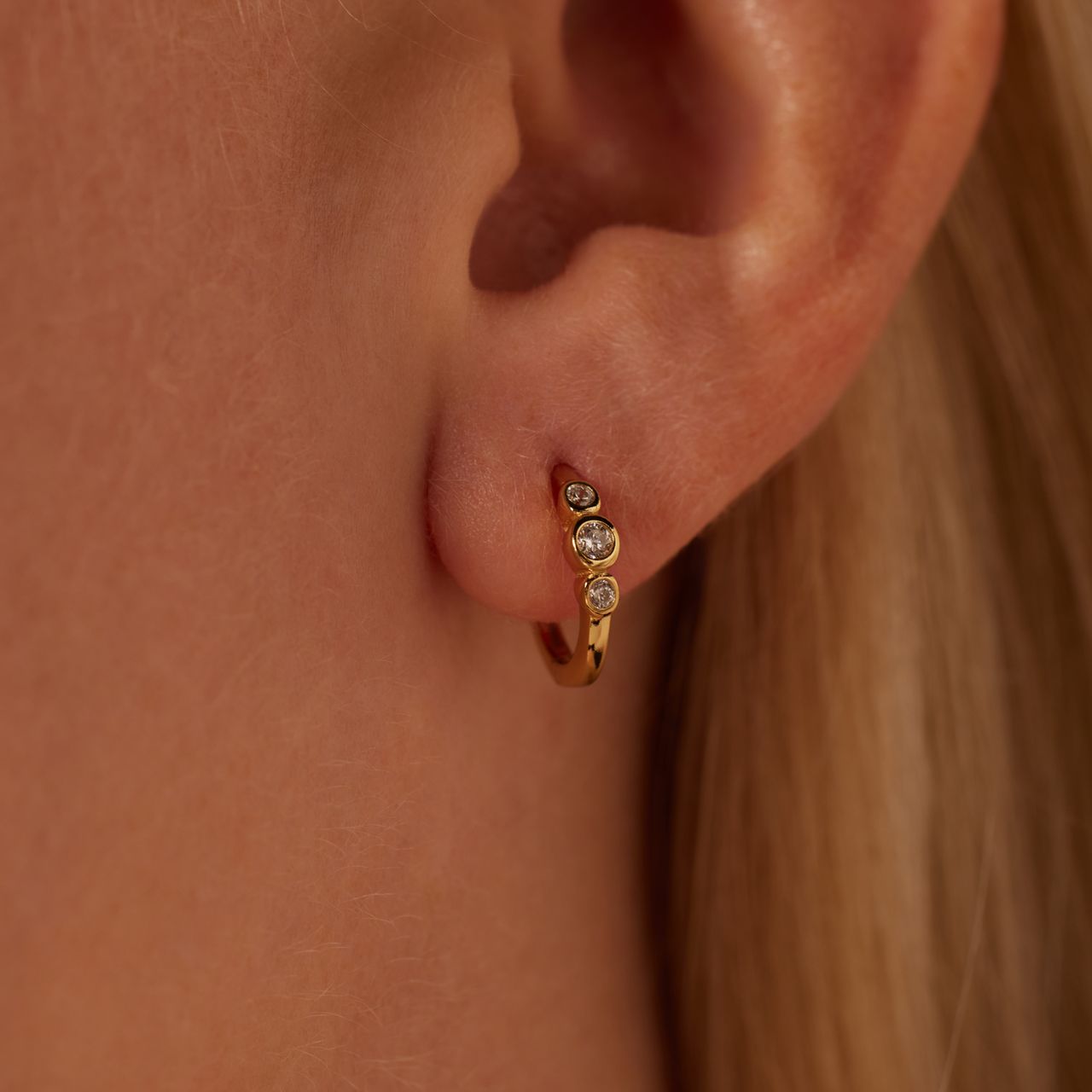 Zilveren oorringen goldplated met zirkonia voor dames