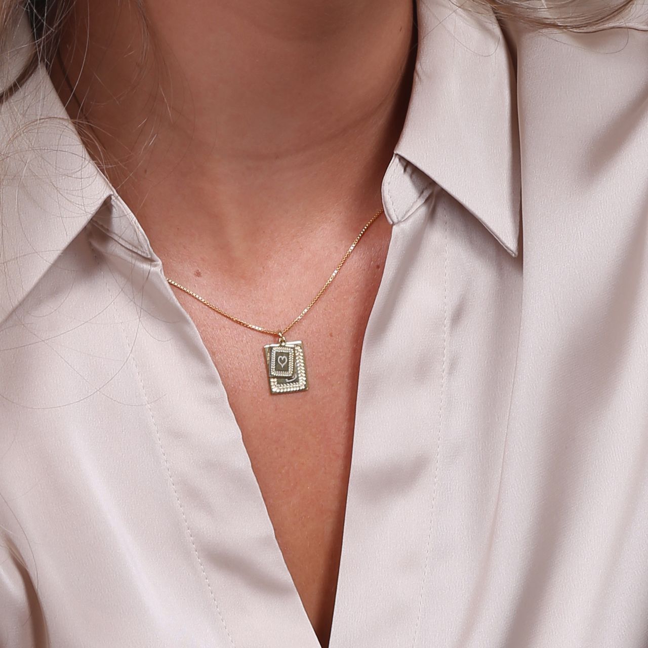 Zilveren goldplated naamketting met hanger Romeinse krans voor dames