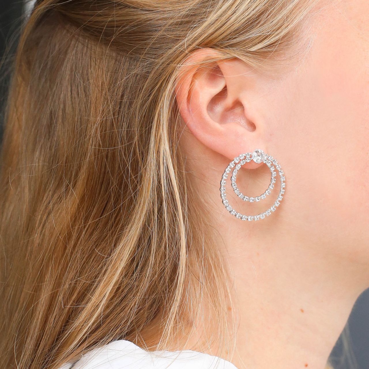Bijoux zilverkleurige oorknoppen met steentjes voor dames