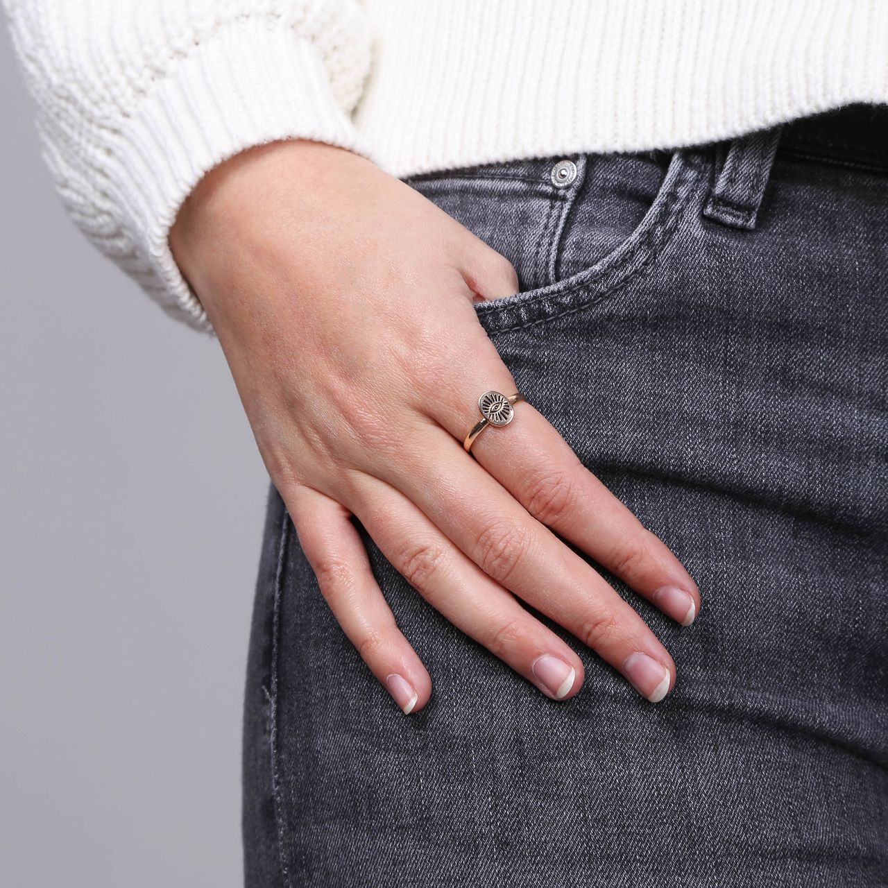 Goudkleurige bijoux ring met ovale zegel