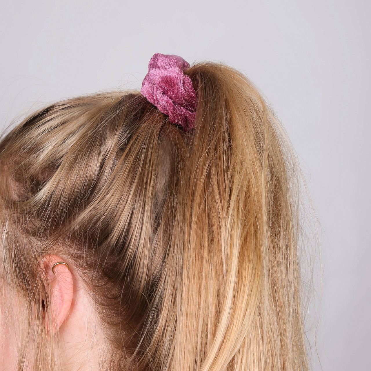 Velvet scrunchie violet