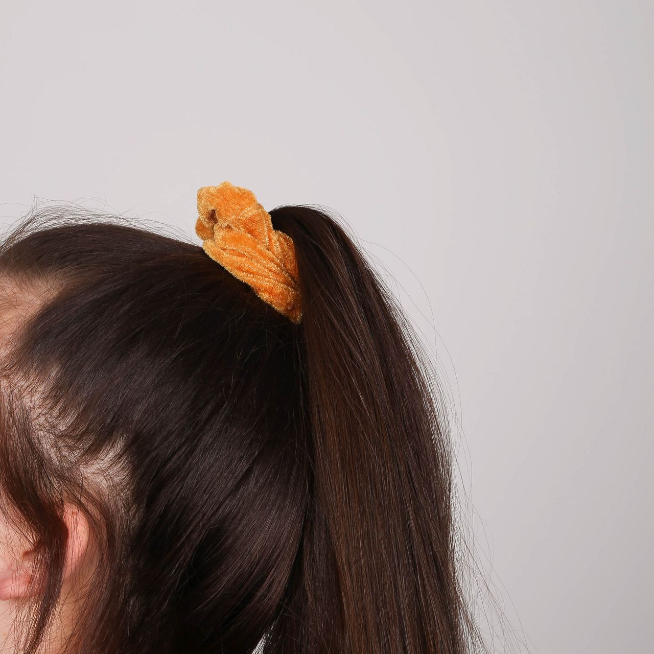 Samt-Scrunchie, ockergelb