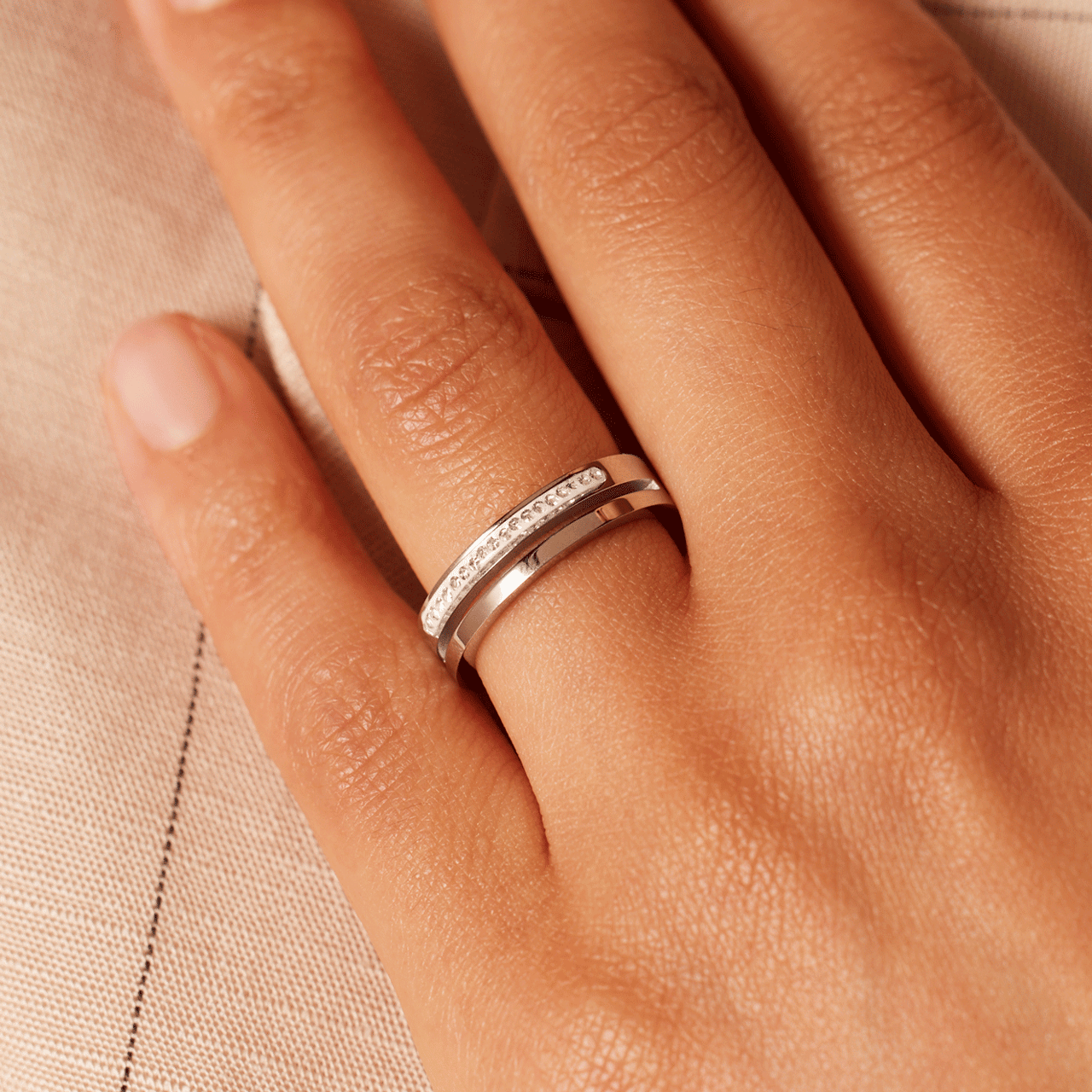 2-reihiger Edelstahl eternity ring mit Kristall