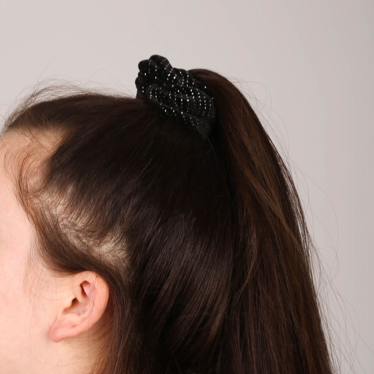 Velvet scrunchie zwart met glitter