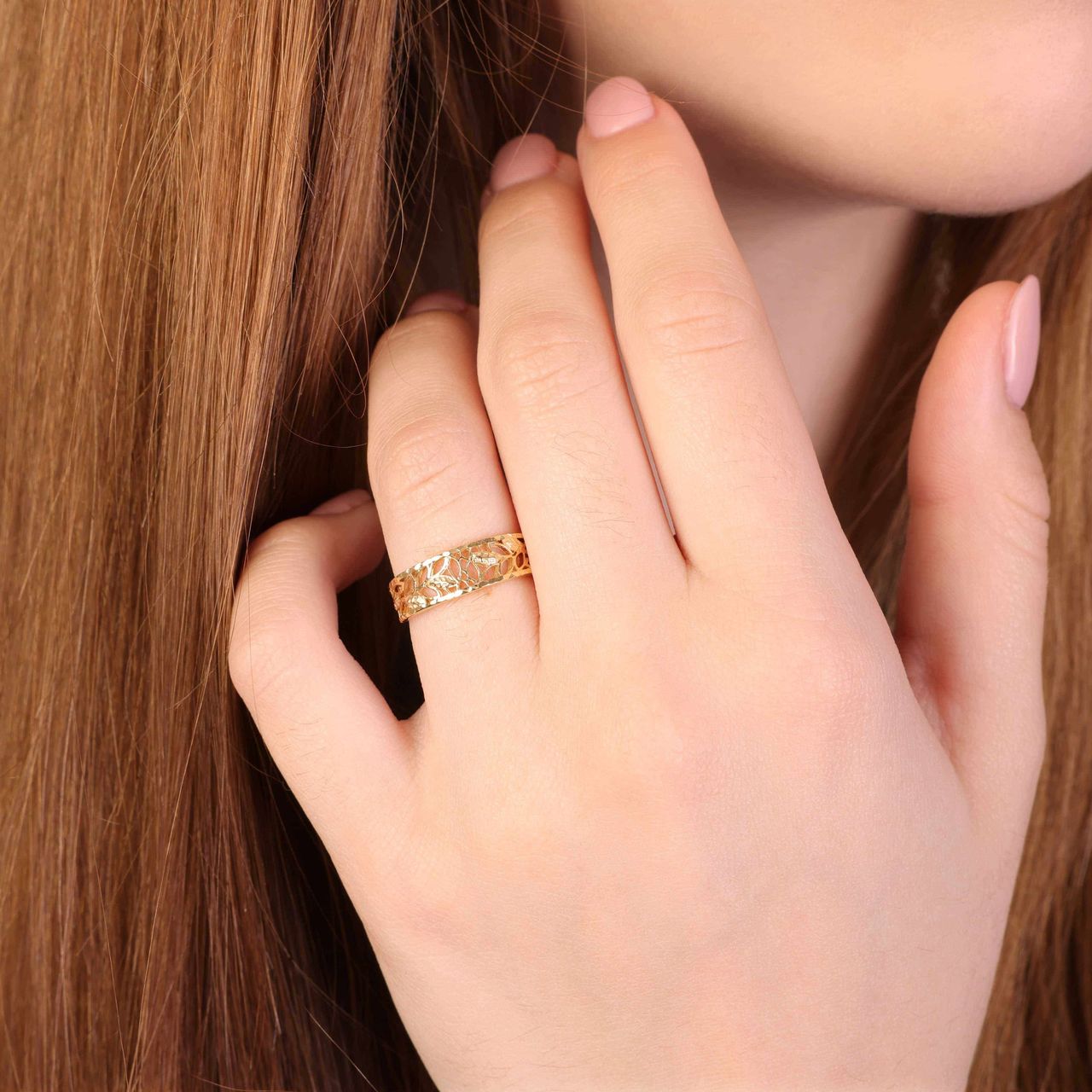 Ring, 375 Gold, offen gearbeitete Blätter