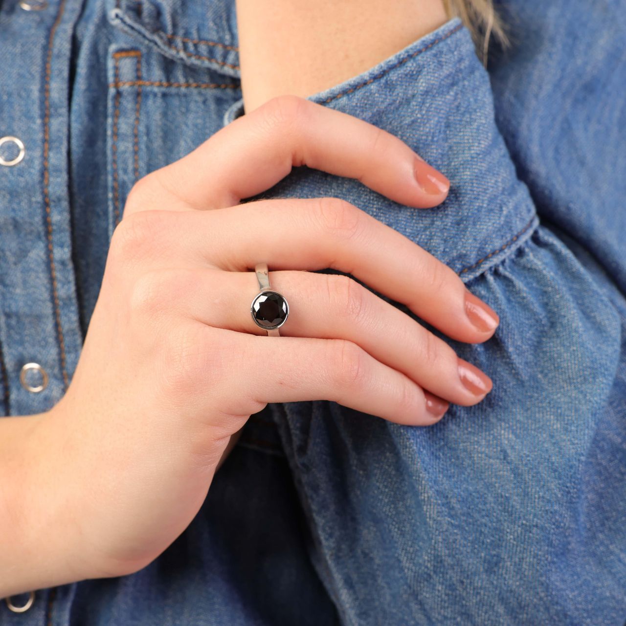 Stalen ring met zwarte zirkonia