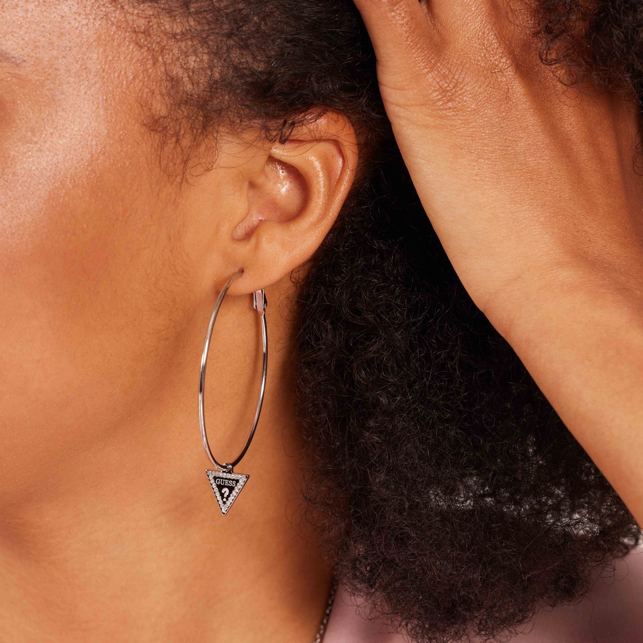 Guess stainless steel oorbellen triangle 50mm