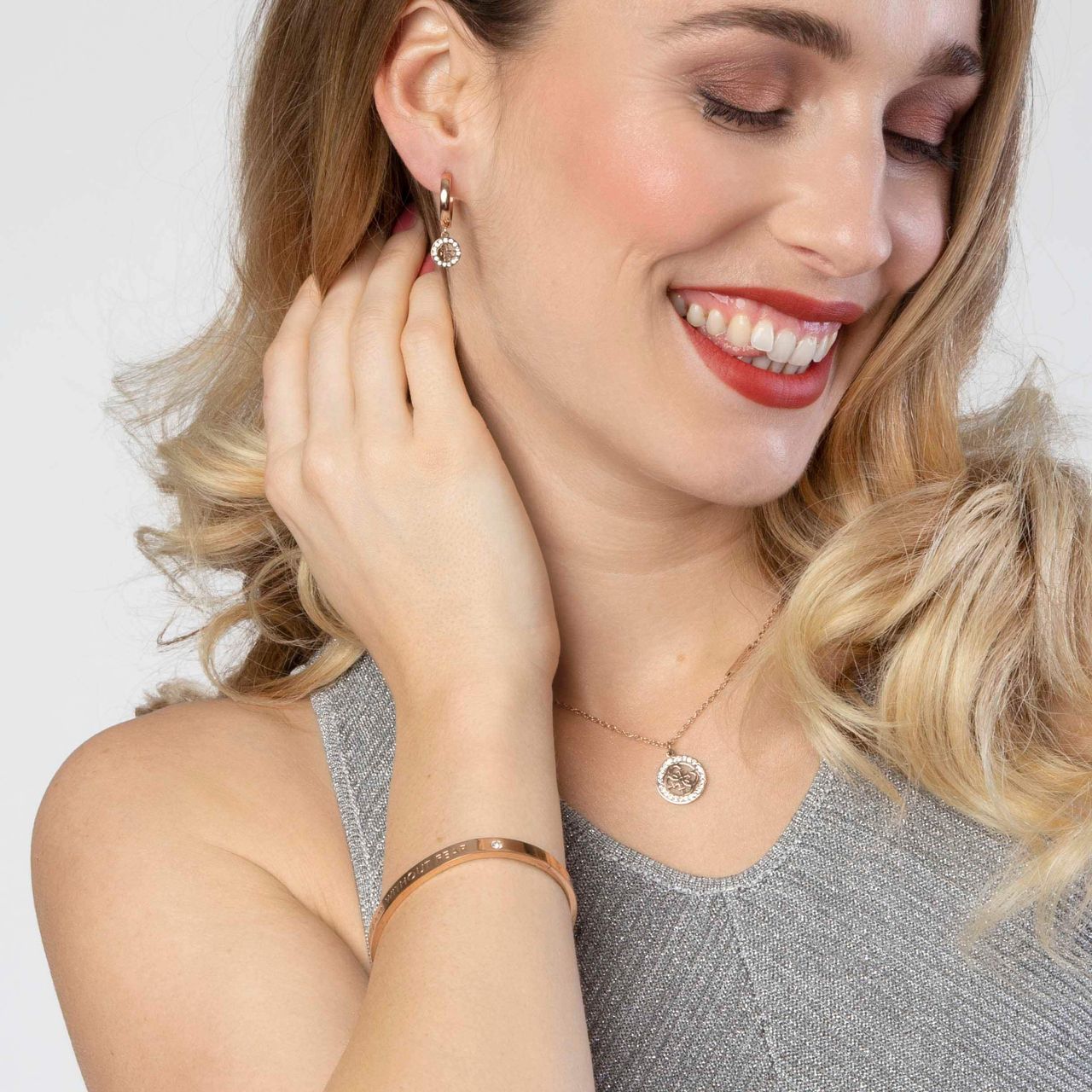 Guess stainless steel roseplated ketting hanger 4g logo voor dames