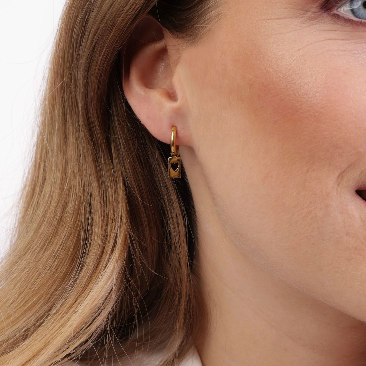 Stalen oorringen goldplated bar open hart