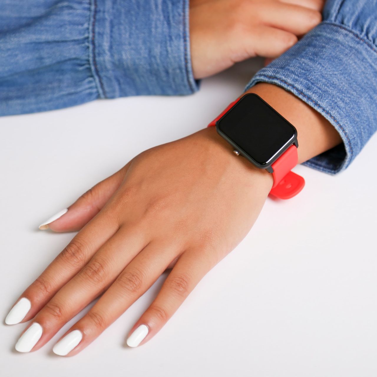 Axcent Smartwatch mit rotem Gummiarmband