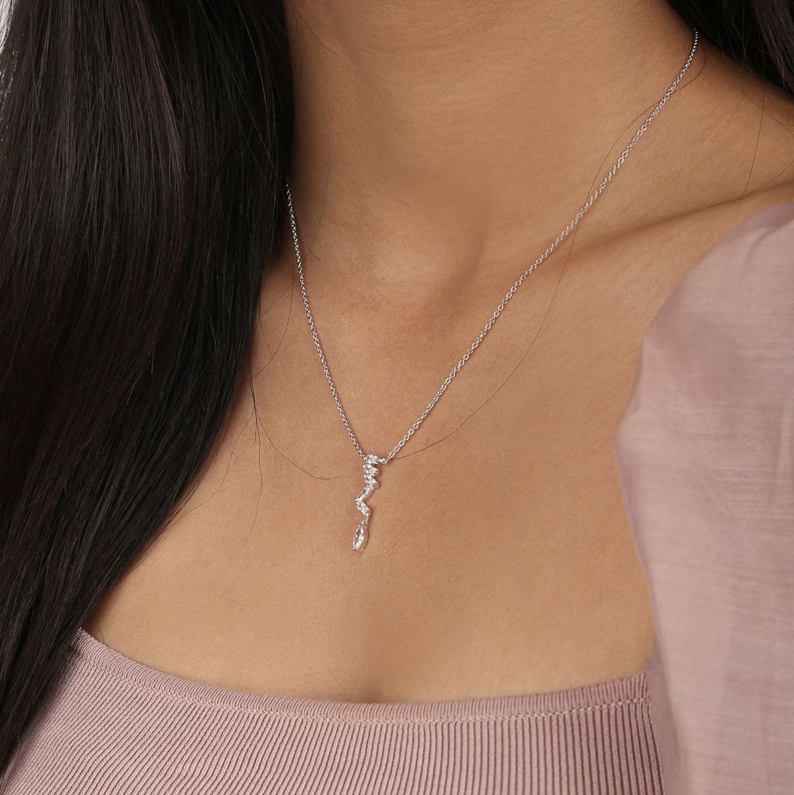 Zilveren ketting met hanger baguette