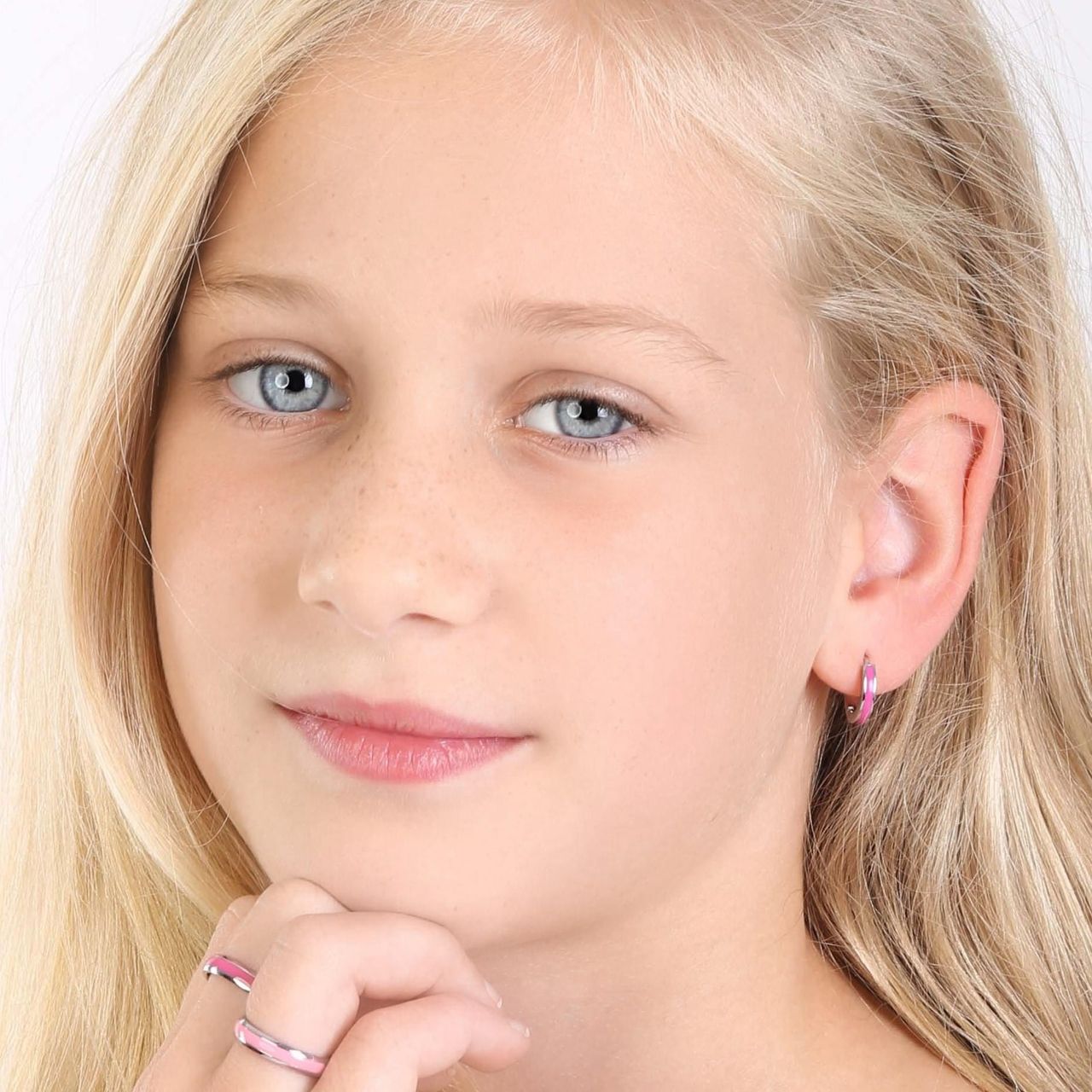 Gerecycleerd stalen kinderoorbellen met emaille fuchsia