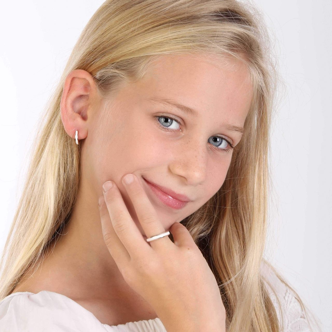 Gerecycleerd stalen roseplated kinderring met emaille wit