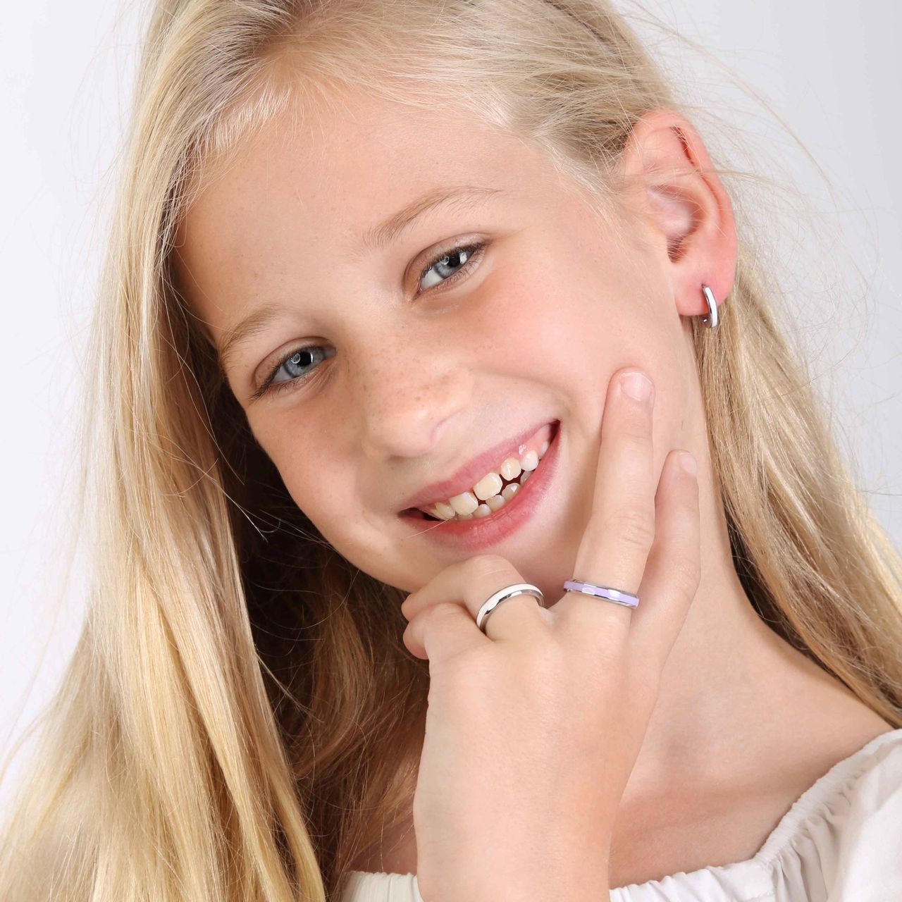 Gerecycleerd stainless steel kinderring met emaille violet