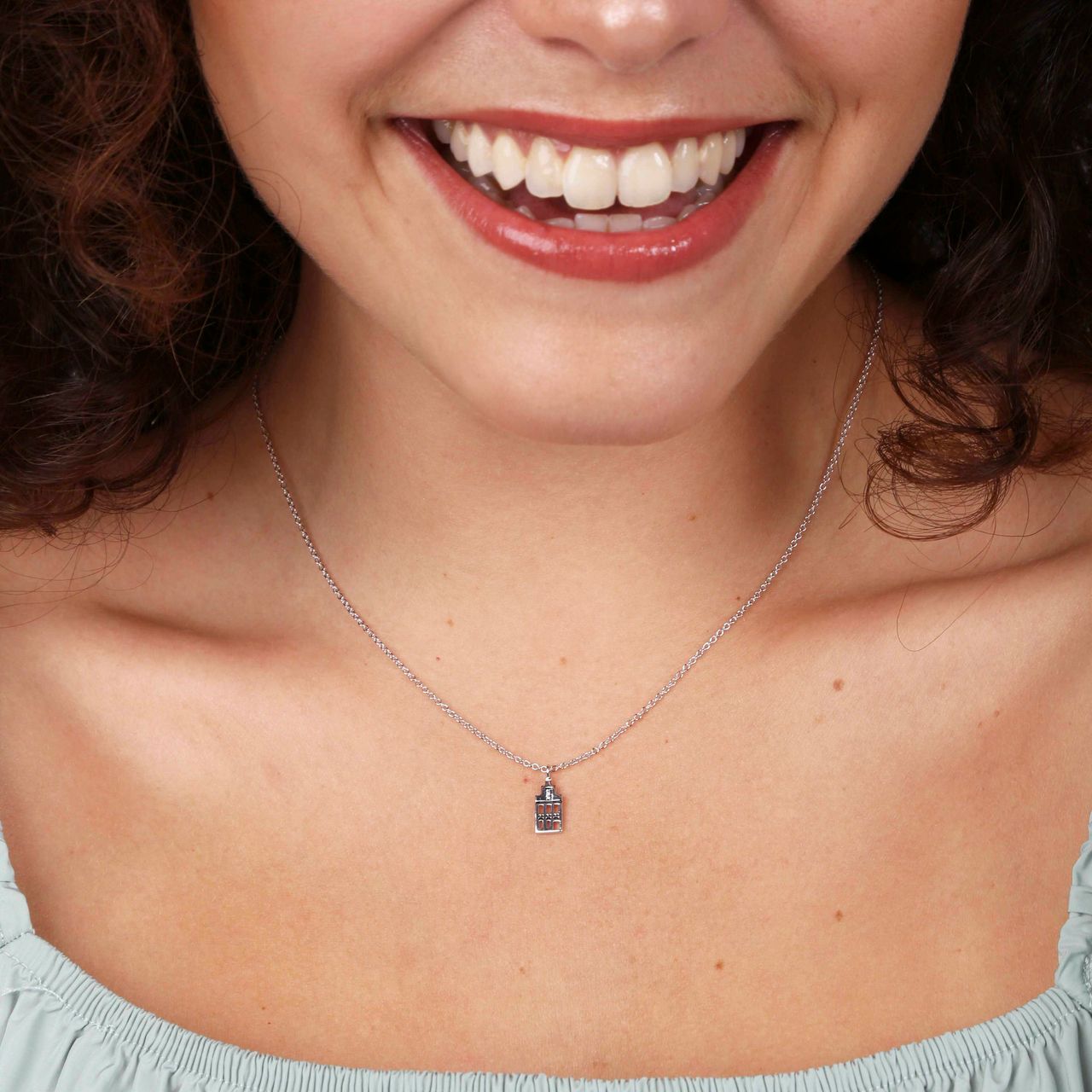 Zilveren ketting met hanger huisje