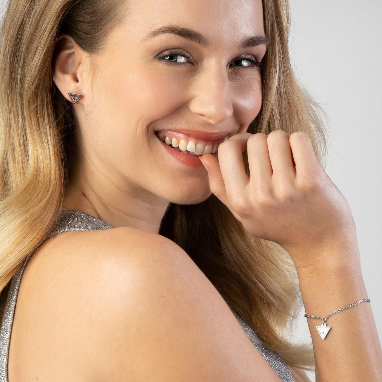 Guess stainless steel oorbellen L.A. GUESSERS