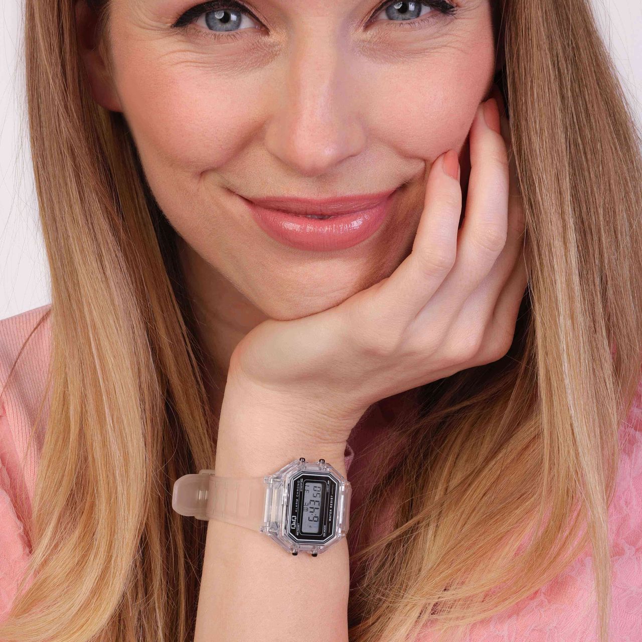 Q&Q retro horloge met een kunststof band