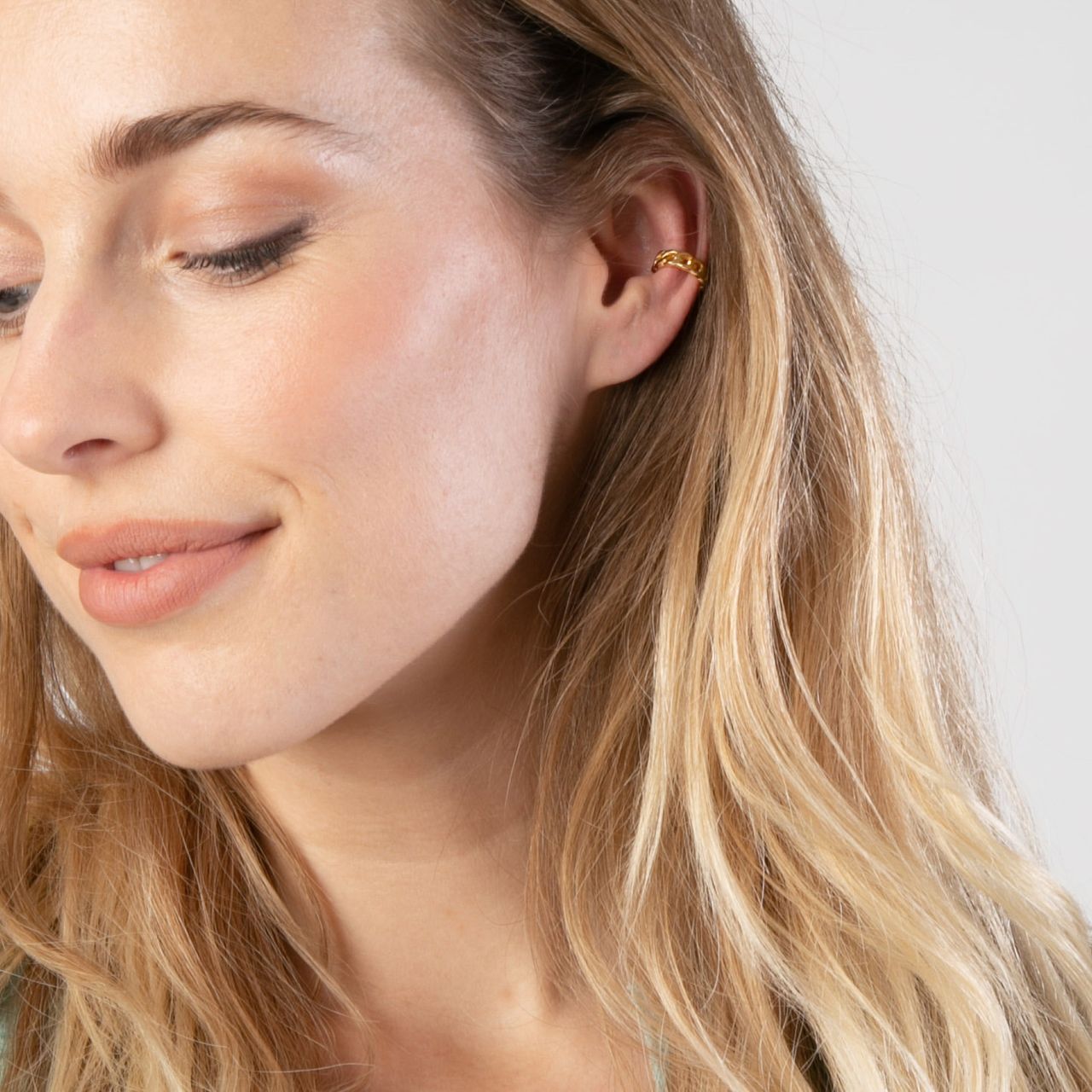 Zilveren goldplated earcuff gourmetschakel