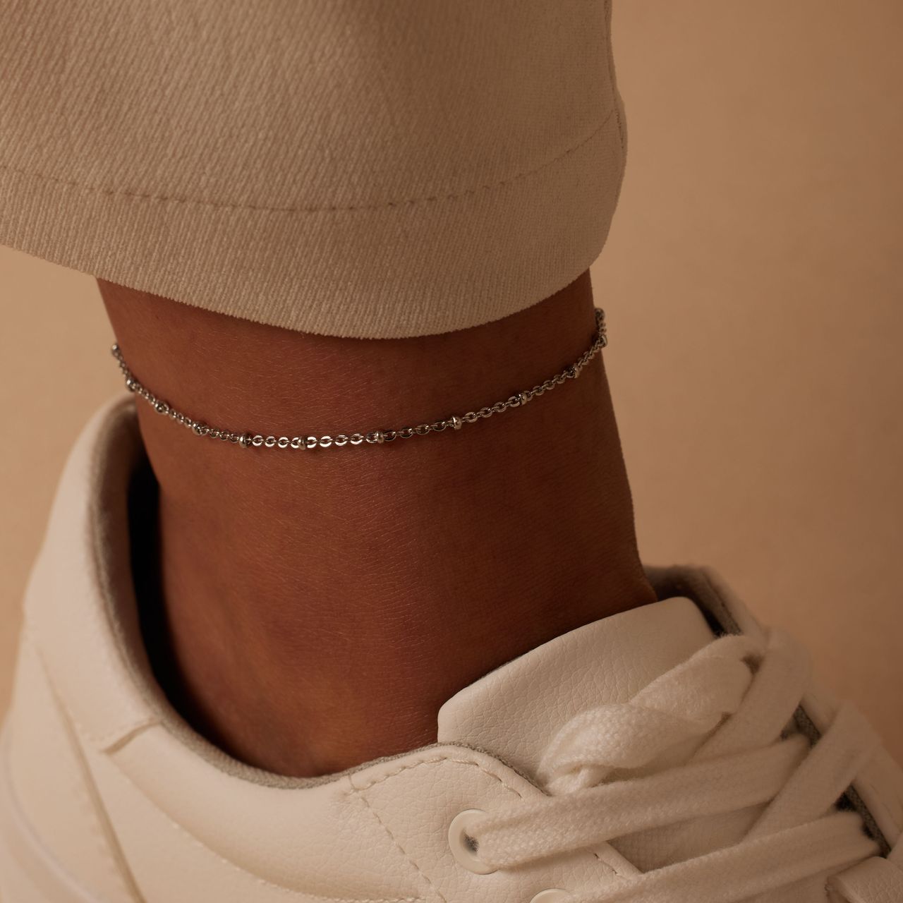 Gerecycleerd stainless steel enkelband saturn