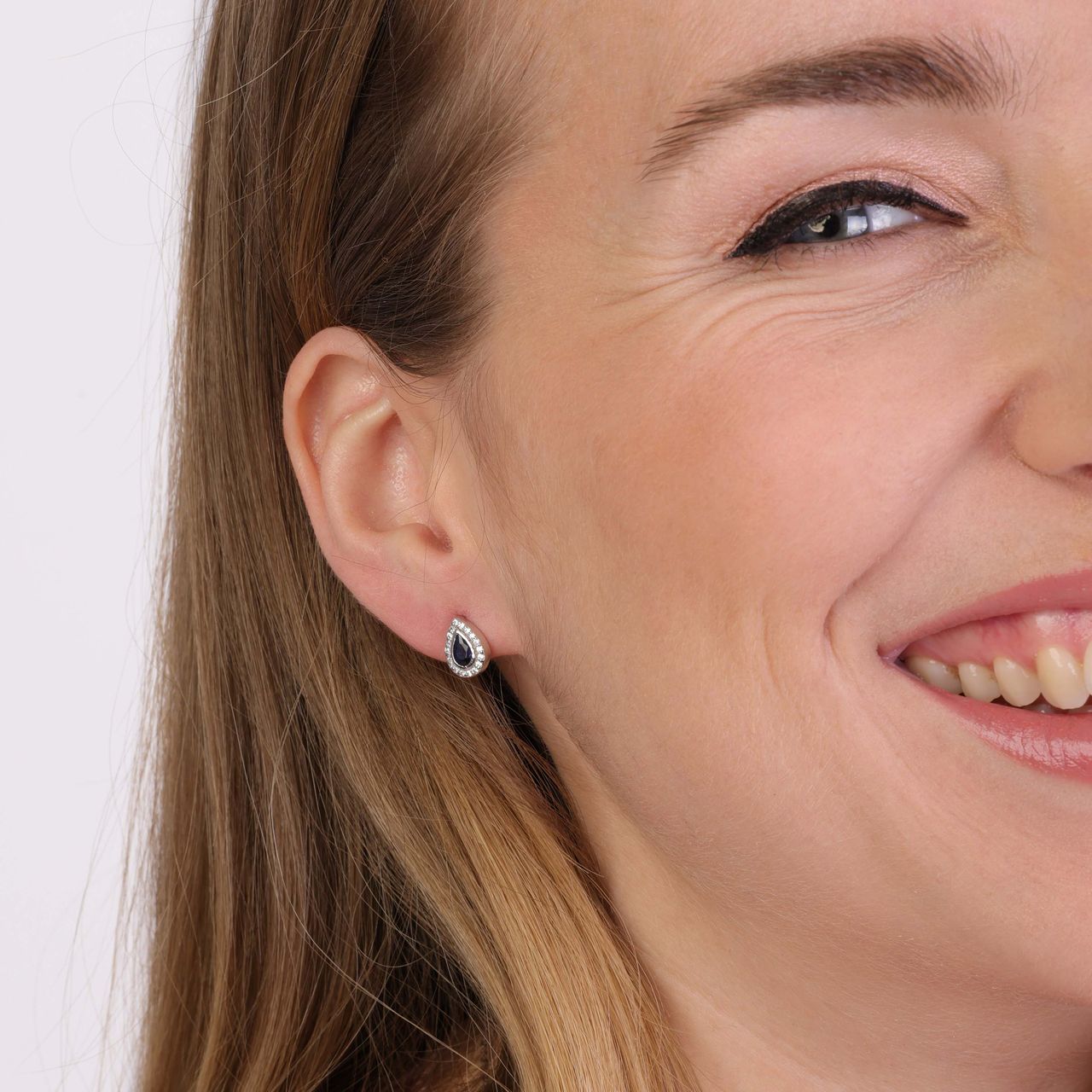 Zilveren set druppel met blauwe zirkonia