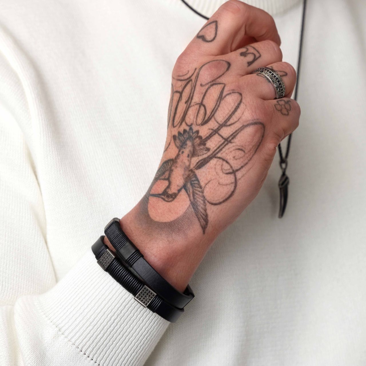 Gerecycled stainless steel herenring bewerkt met zwarte zirkonia